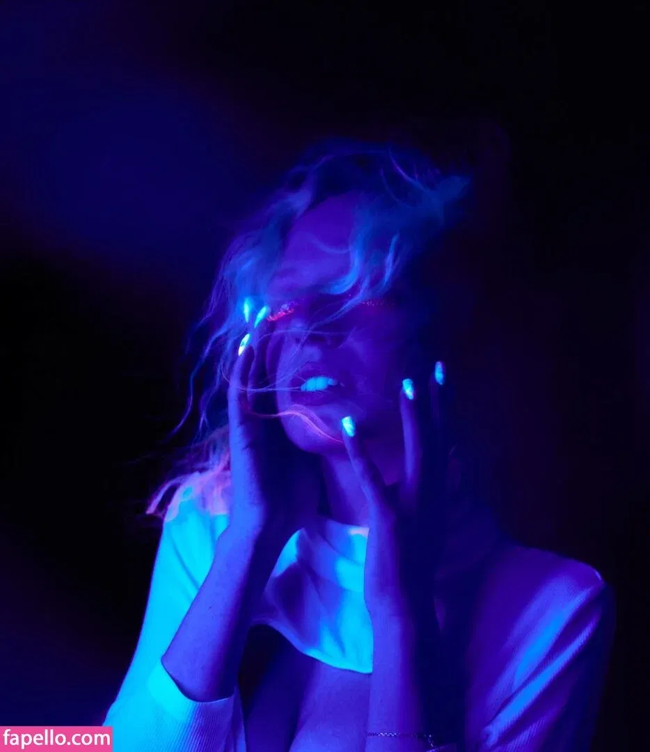 Romanowwa / tttsss_ccchhh Onlyfans Photo Gallery 