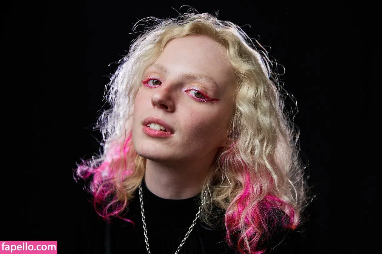 Romanowwa / tttsss_ccchhh Onlyfans Photo Gallery 