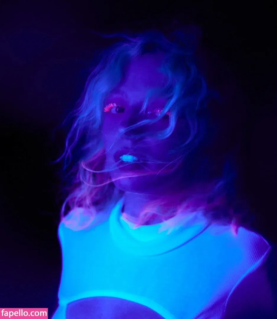 Romanowwa / tttsss_ccchhh Onlyfans Photo Gallery 