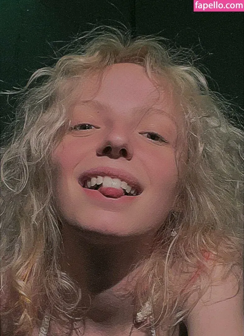 Romanowwa / tttsss_ccchhh Onlyfans Photo Gallery 