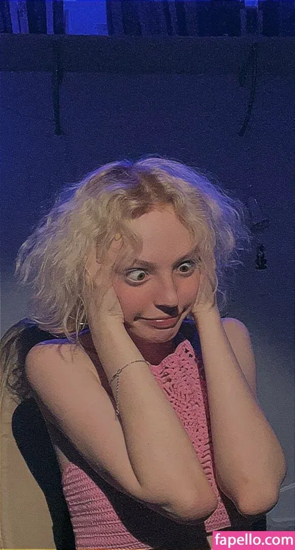 Romanowwa / tttsss_ccchhh Onlyfans Photo Gallery 