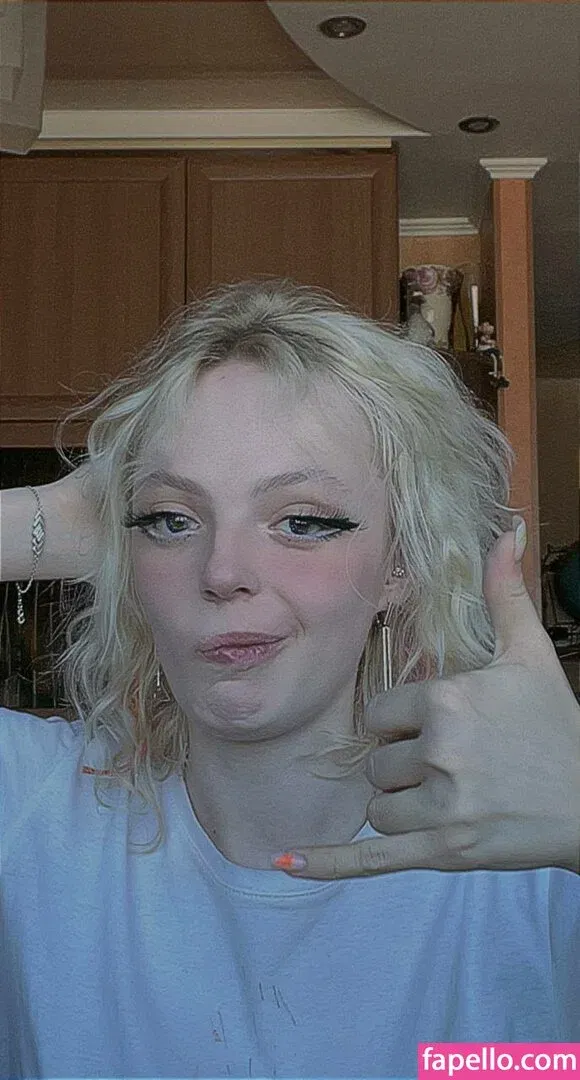 Romanowwa / tttsss_ccchhh Onlyfans Photo Gallery 