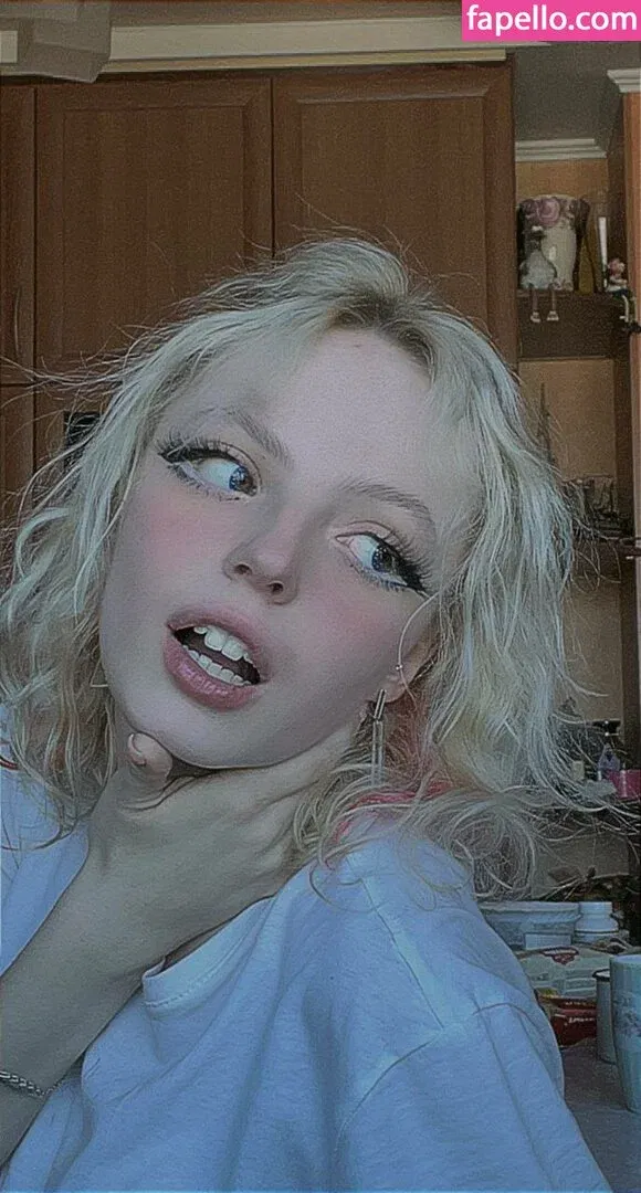 Romanowwa / tttsss_ccchhh Onlyfans Photo Gallery 