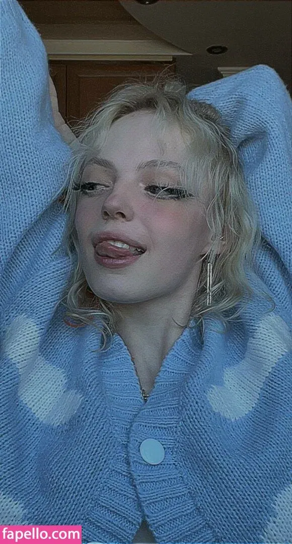 Romanowwa / tttsss_ccchhh Onlyfans Photo Gallery 