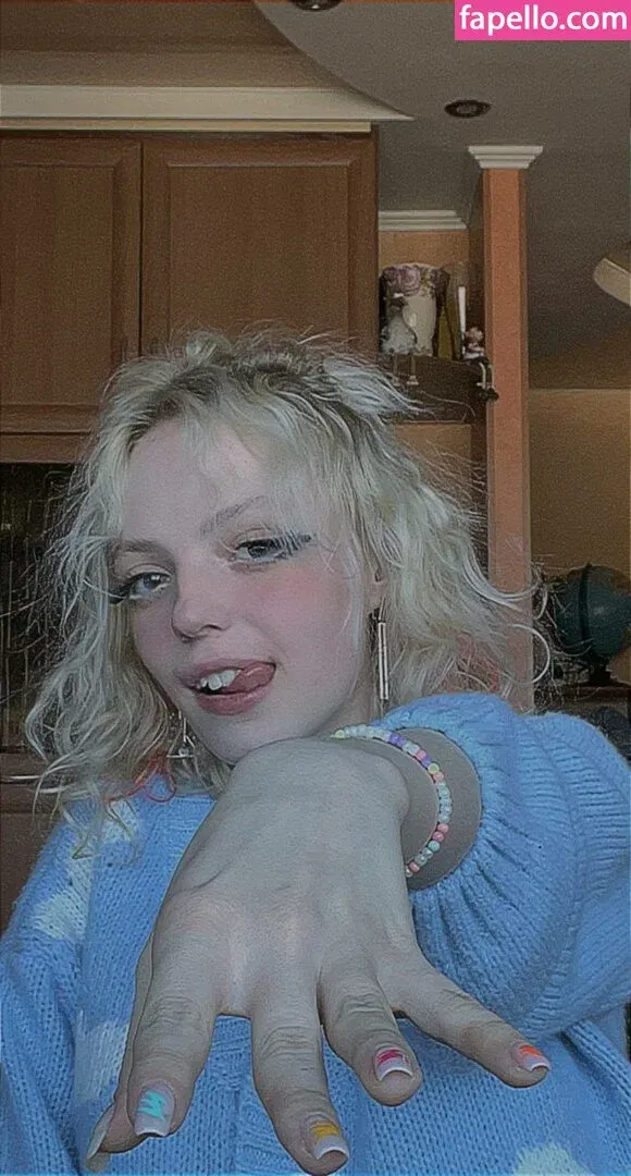 Romanowwa / tttsss_ccchhh Onlyfans Photo Gallery 