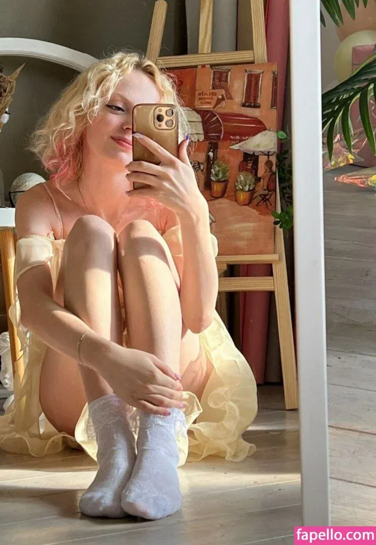 Romanowwa / tttsss_ccchhh Onlyfans Photo Gallery 