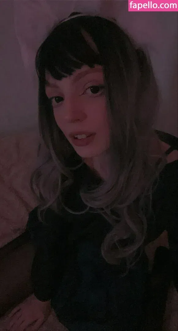 Romanowwa / tttsss_ccchhh Onlyfans Photo Gallery 