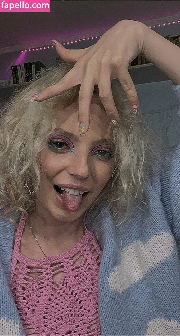 Romanowwa / tttsss_ccchhh Onlyfans Photo Gallery 