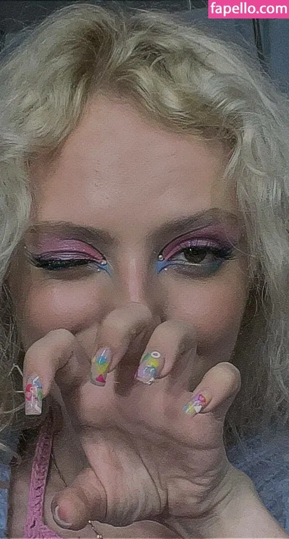 Romanowwa / tttsss_ccchhh Onlyfans Photo Gallery 