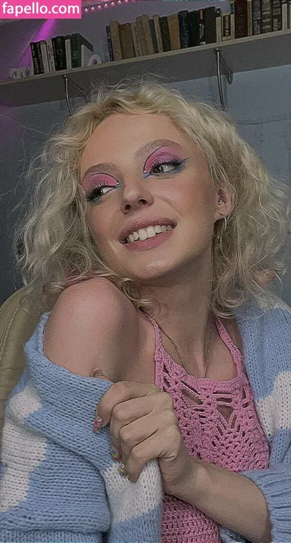 Romanowwa / tttsss_ccchhh Onlyfans Photo Gallery 