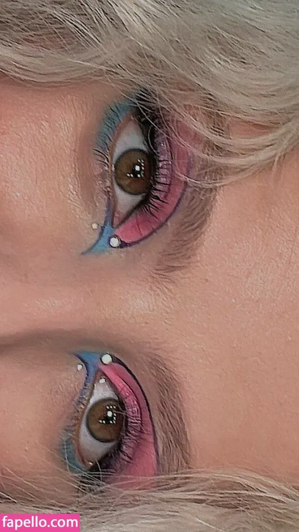 Romanowwa / tttsss_ccchhh Onlyfans Photo Gallery 