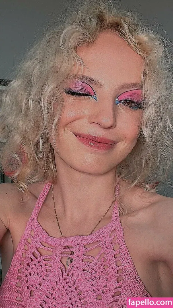 Romanowwa / tttsss_ccchhh Onlyfans Photo Gallery 