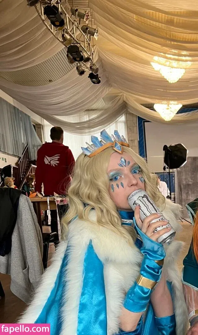 Romanowwa / tttsss_ccchhh Onlyfans Photo Gallery 