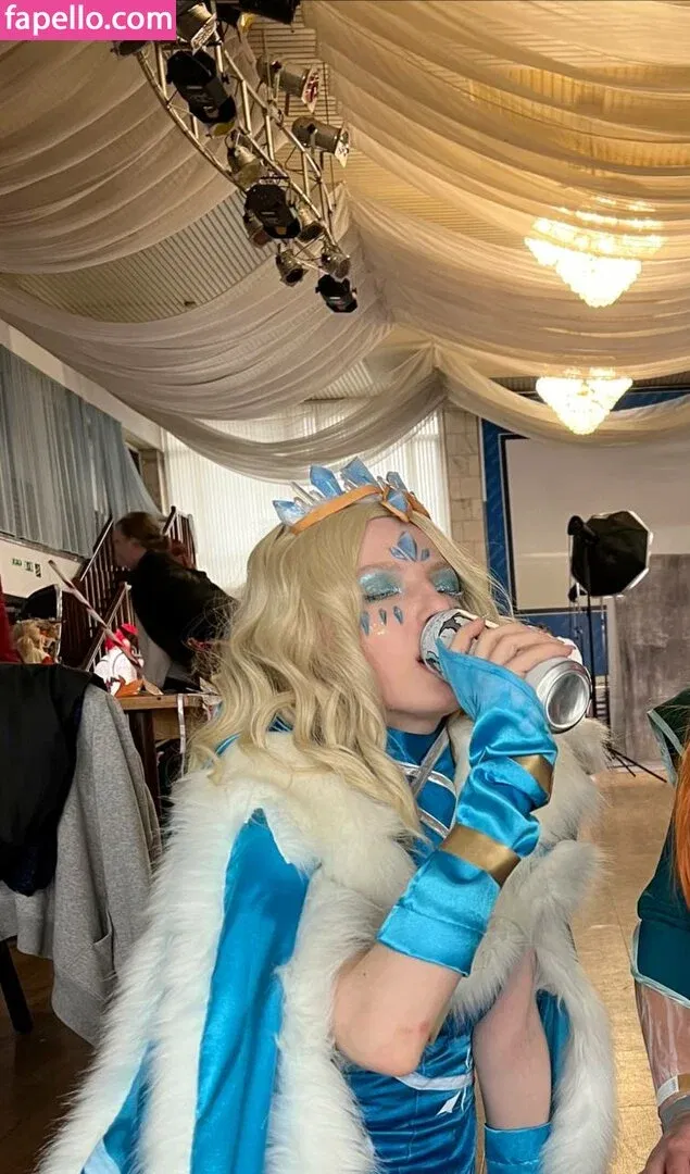 Romanowwa / tttsss_ccchhh Onlyfans Photo Gallery 