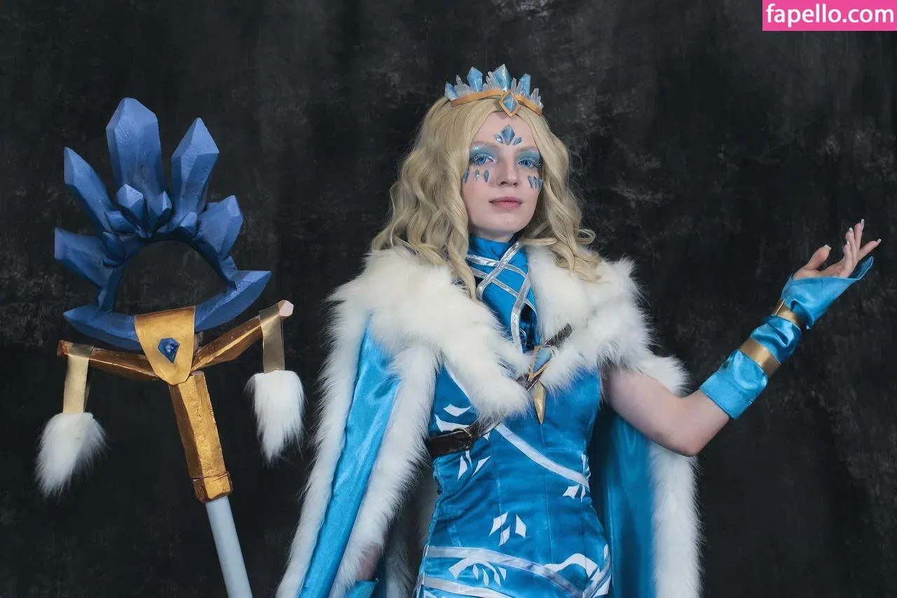 Romanowwa / tttsss_ccchhh Onlyfans Photo Gallery 