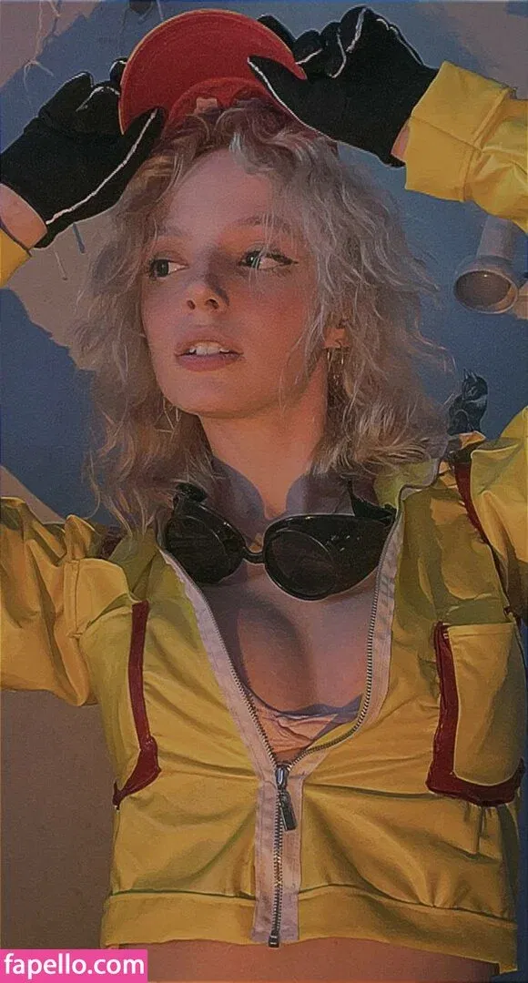 Romanowwa / tttsss_ccchhh Onlyfans Photo Gallery 