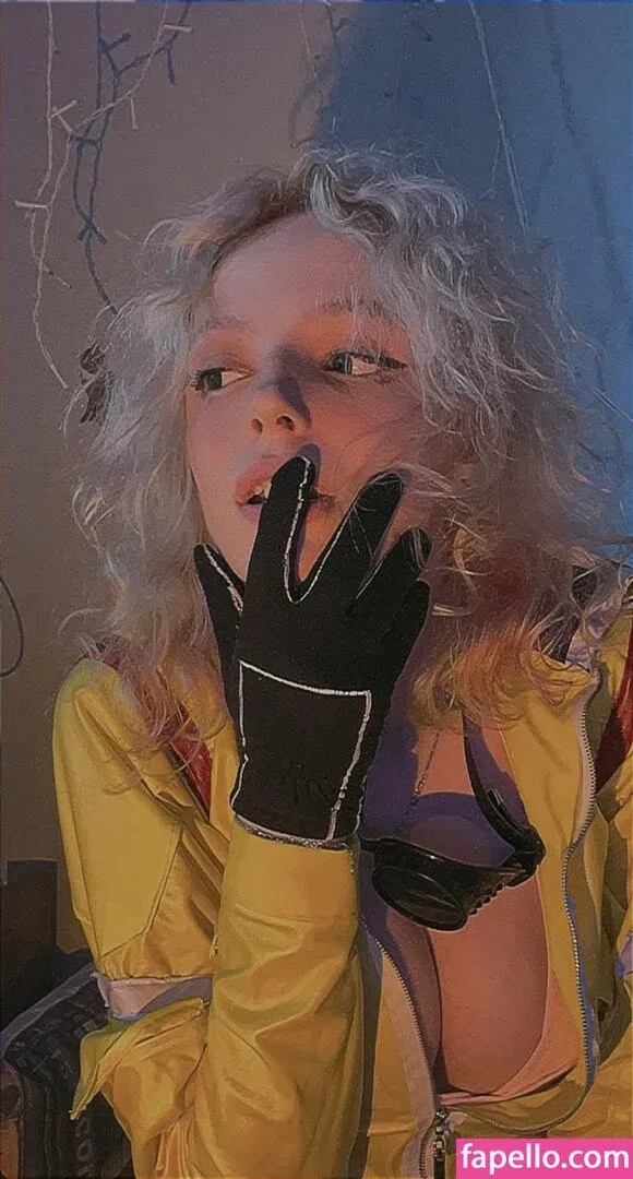 Romanowwa / tttsss_ccchhh Onlyfans Photo Gallery 