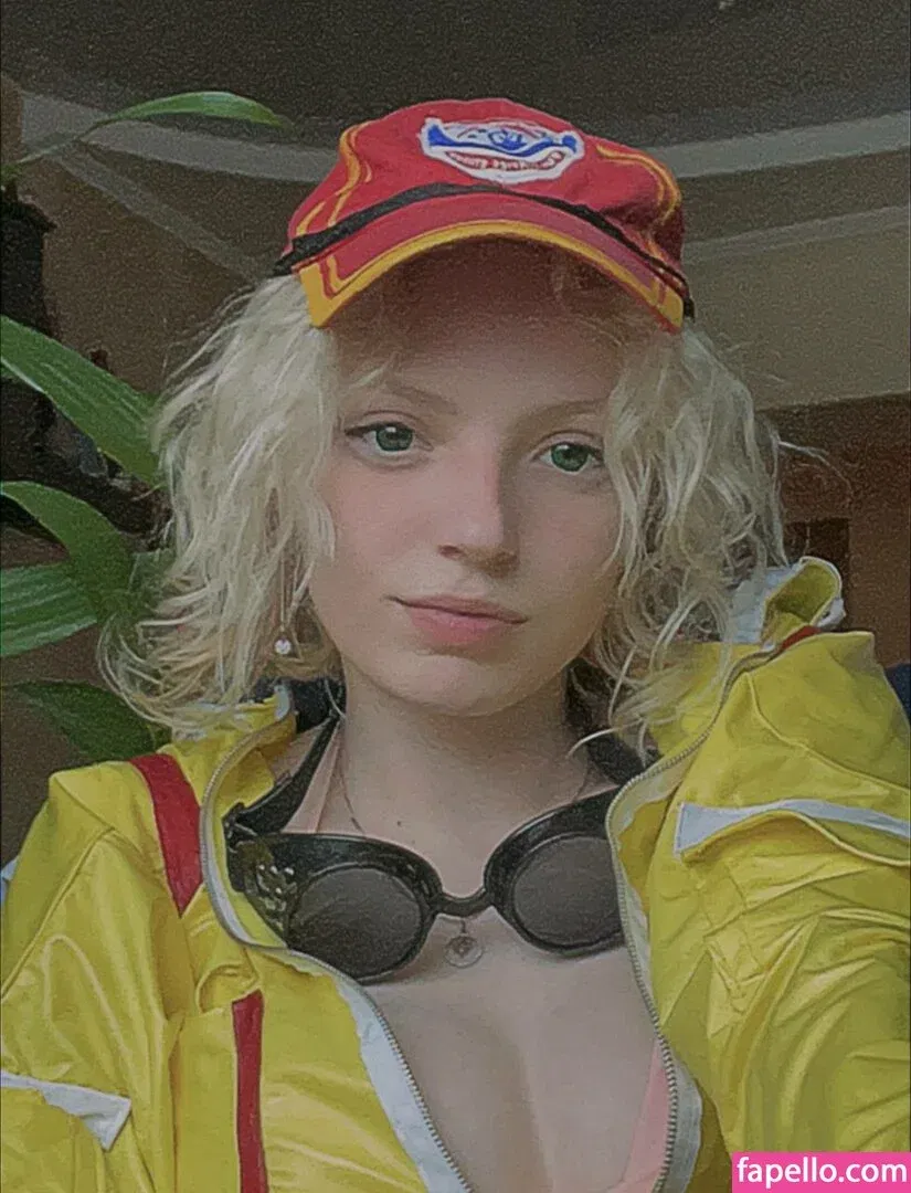 Romanowwa / tttsss_ccchhh Onlyfans Photo Gallery 