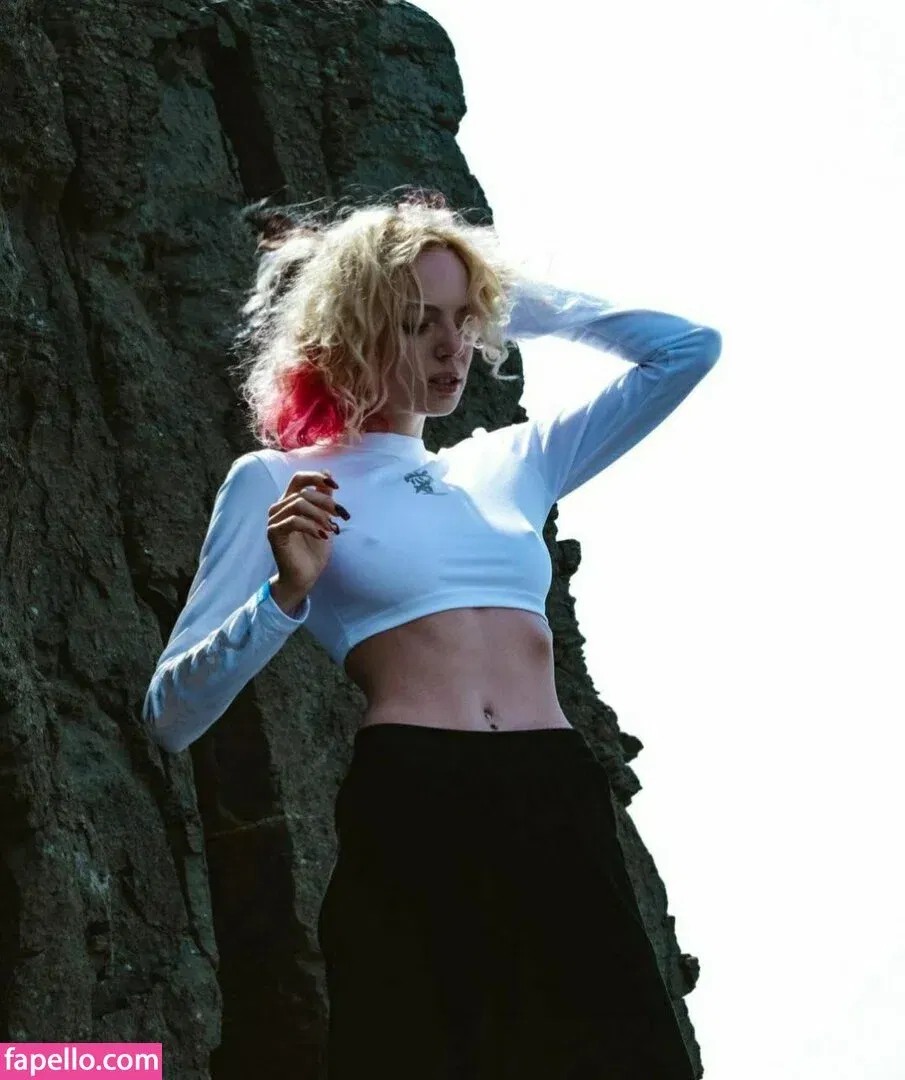 Romanowwa / tttsss_ccchhh Onlyfans Photo Gallery 