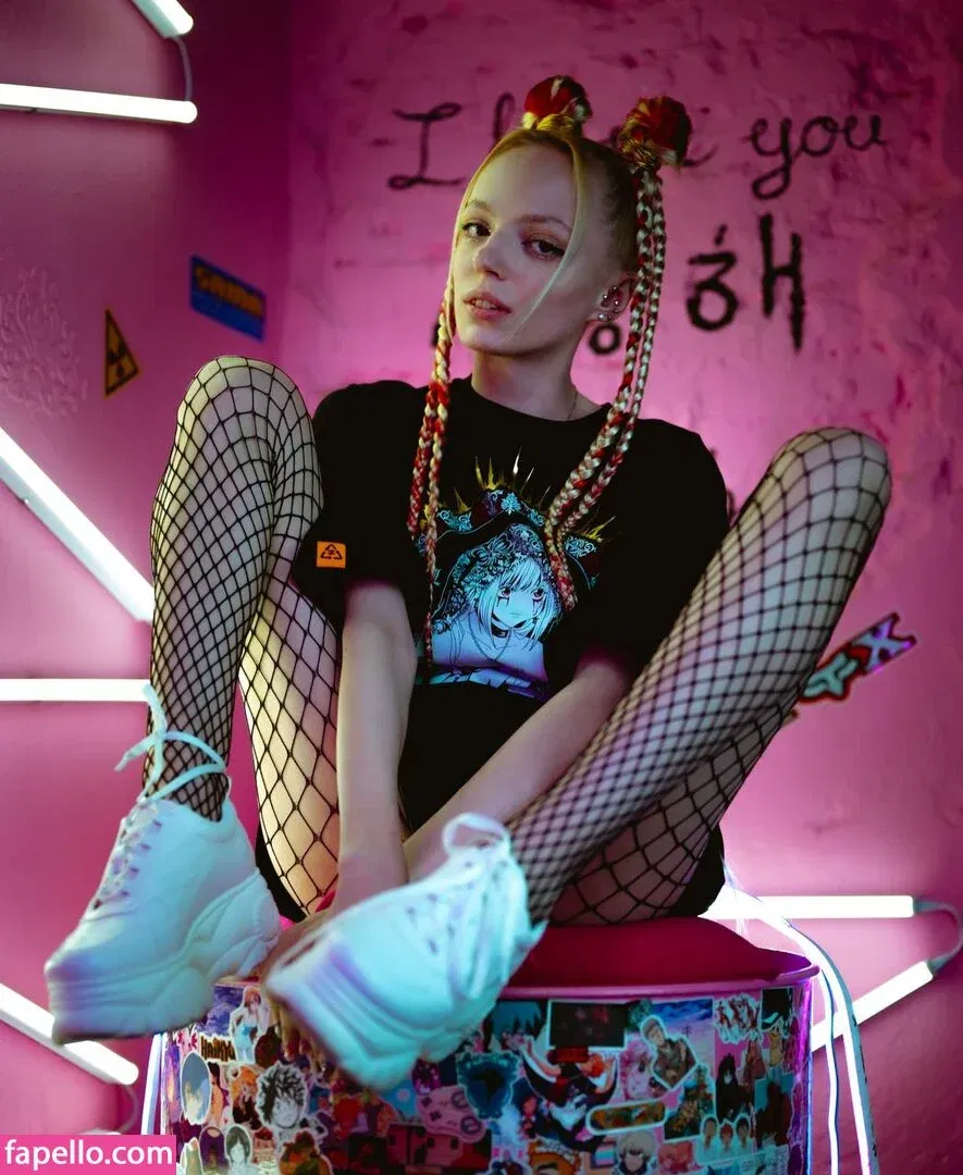 Romanowwa / tttsss_ccchhh Onlyfans Photo Gallery 