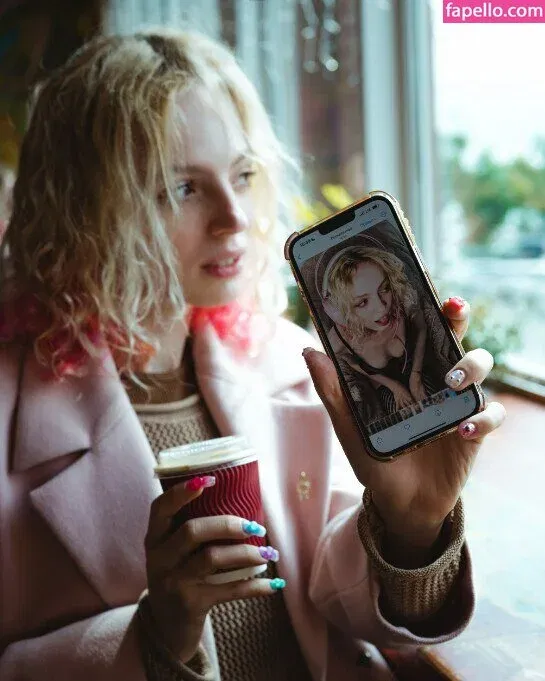 Romanowwa / tttsss_ccchhh Onlyfans Photo Gallery 