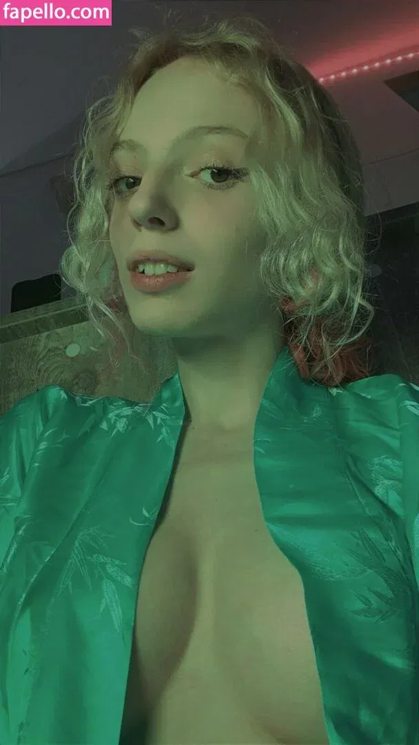 Romanowwa / tttsss_ccchhh Onlyfans Photo Gallery 