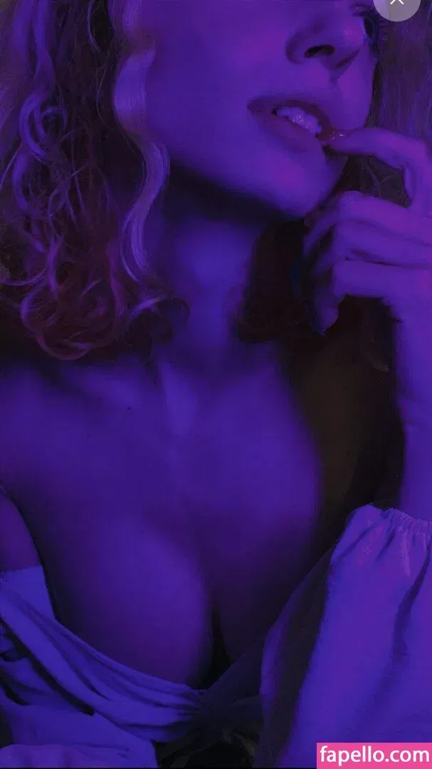 Romanowwa / tttsss_ccchhh Onlyfans Photo Gallery 