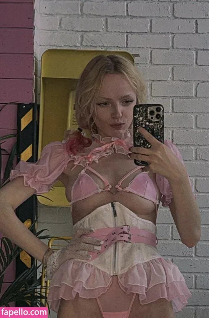 Romanowwa / tttsss_ccchhh Onlyfans Photo Gallery 