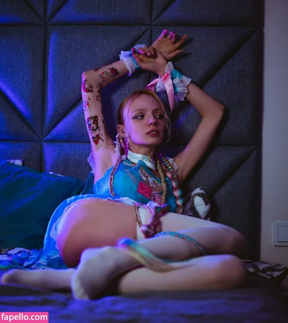 Romanowwa / tttsss_ccchhh Onlyfans Photo Gallery 