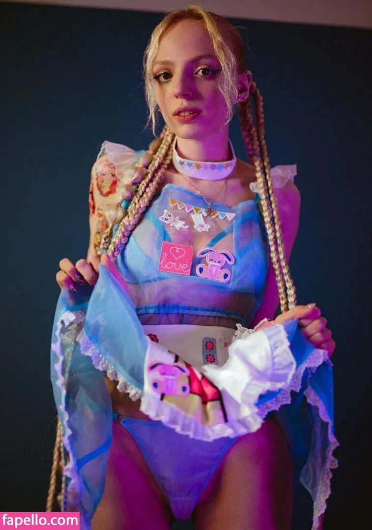 Romanowwa / tttsss_ccchhh Onlyfans Photo Gallery 