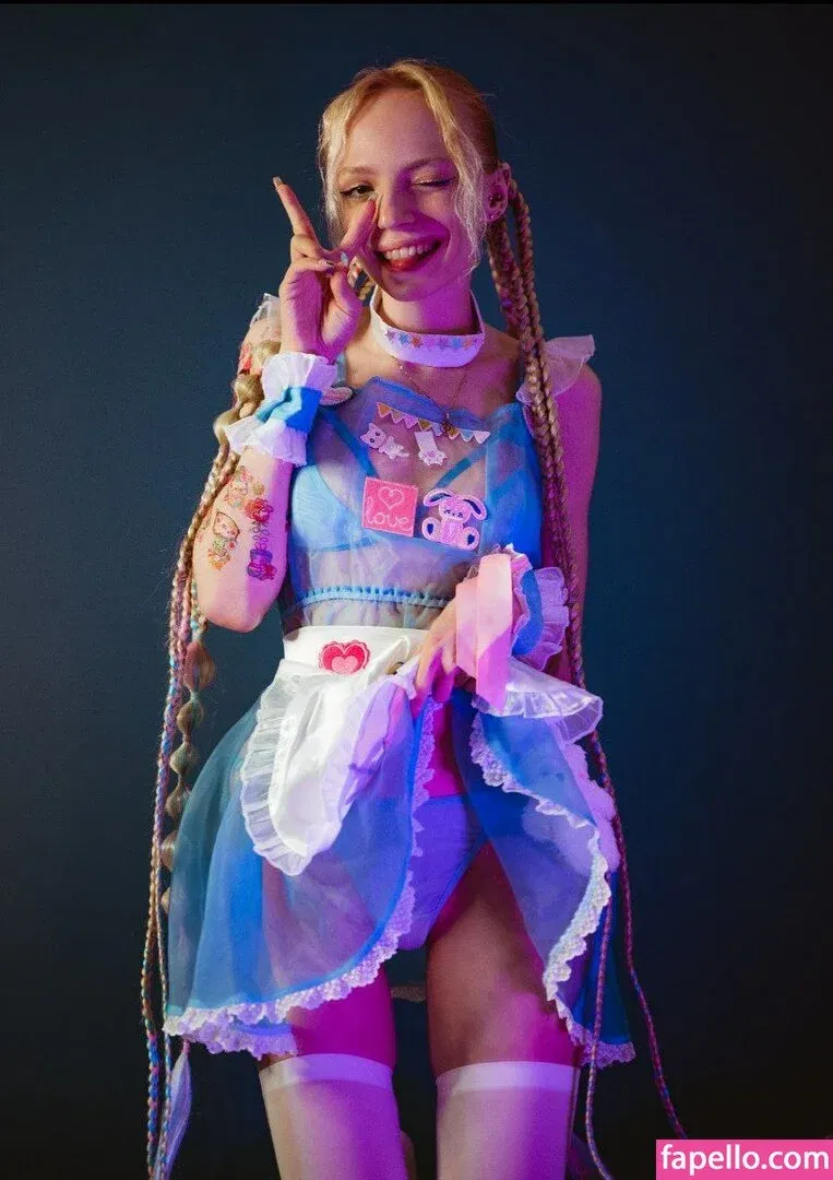 Romanowwa / tttsss_ccchhh Onlyfans Photo Gallery 