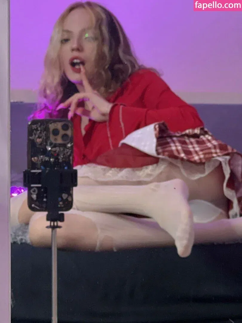 Romanowwa / tttsss_ccchhh Onlyfans Photo Gallery 