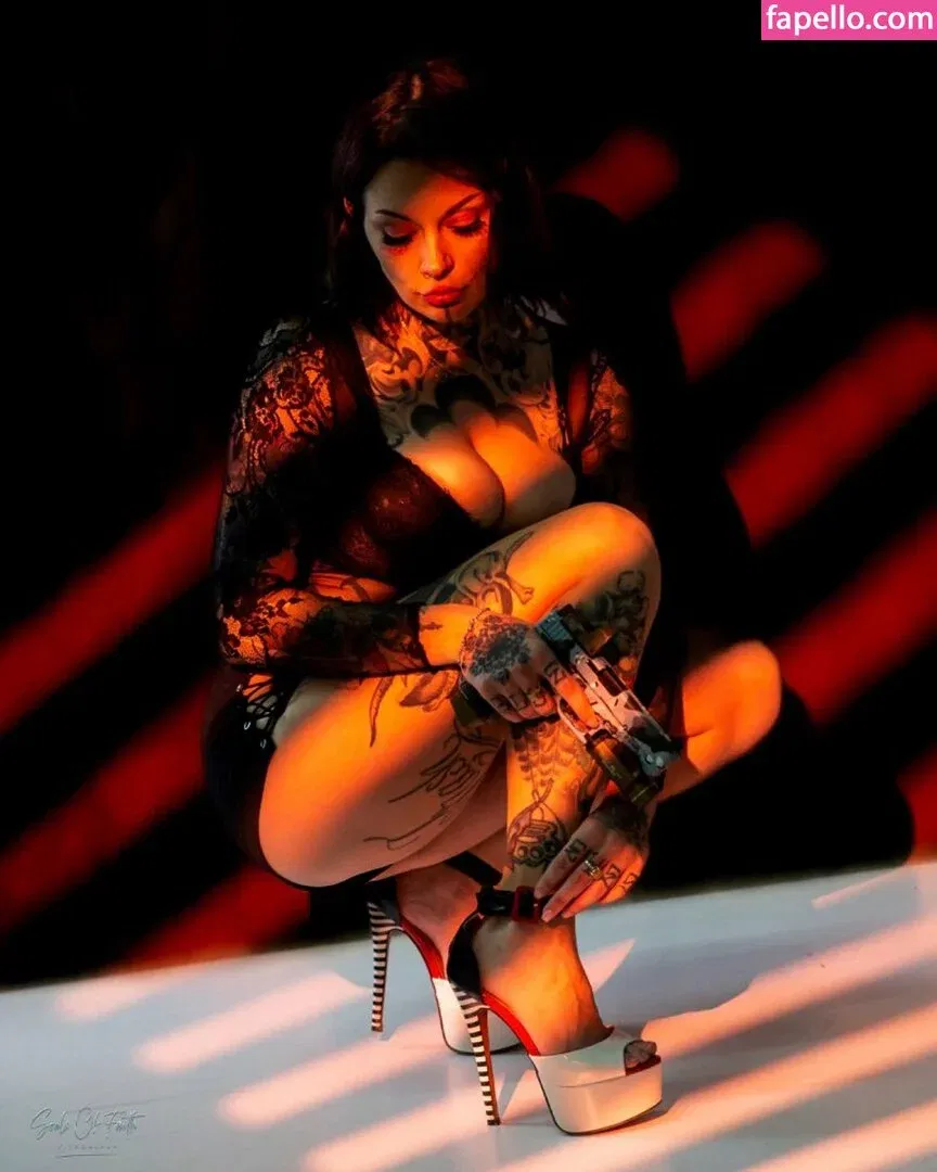 Gun Bunnies / amandashoots Onlyfans Photo Gallery 