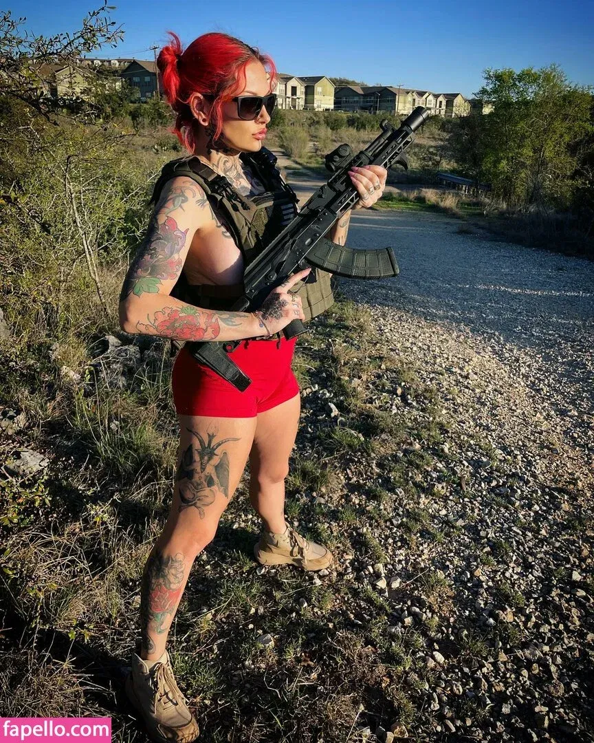 Gun Bunnies / amandashoots Onlyfans Photo Gallery 