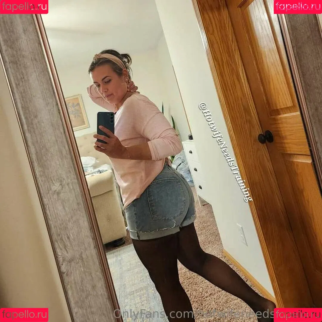Innocent Sizequeen Nextdoor / hotwifeneedstraining / https: Onlyfans Photo Gallery 
