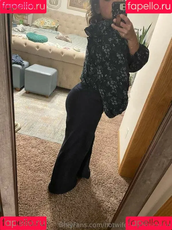 Innocent Sizequeen Nextdoor / hotwifeneedstraining / https: Onlyfans Photo Gallery 