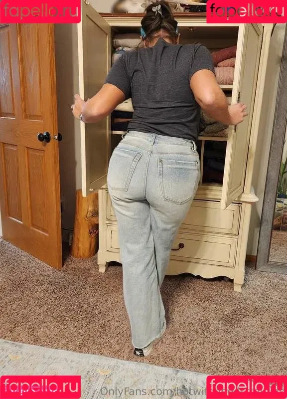 Innocent Sizequeen Nextdoor / hotwifeneedstraining / https: Onlyfans Photo Gallery 