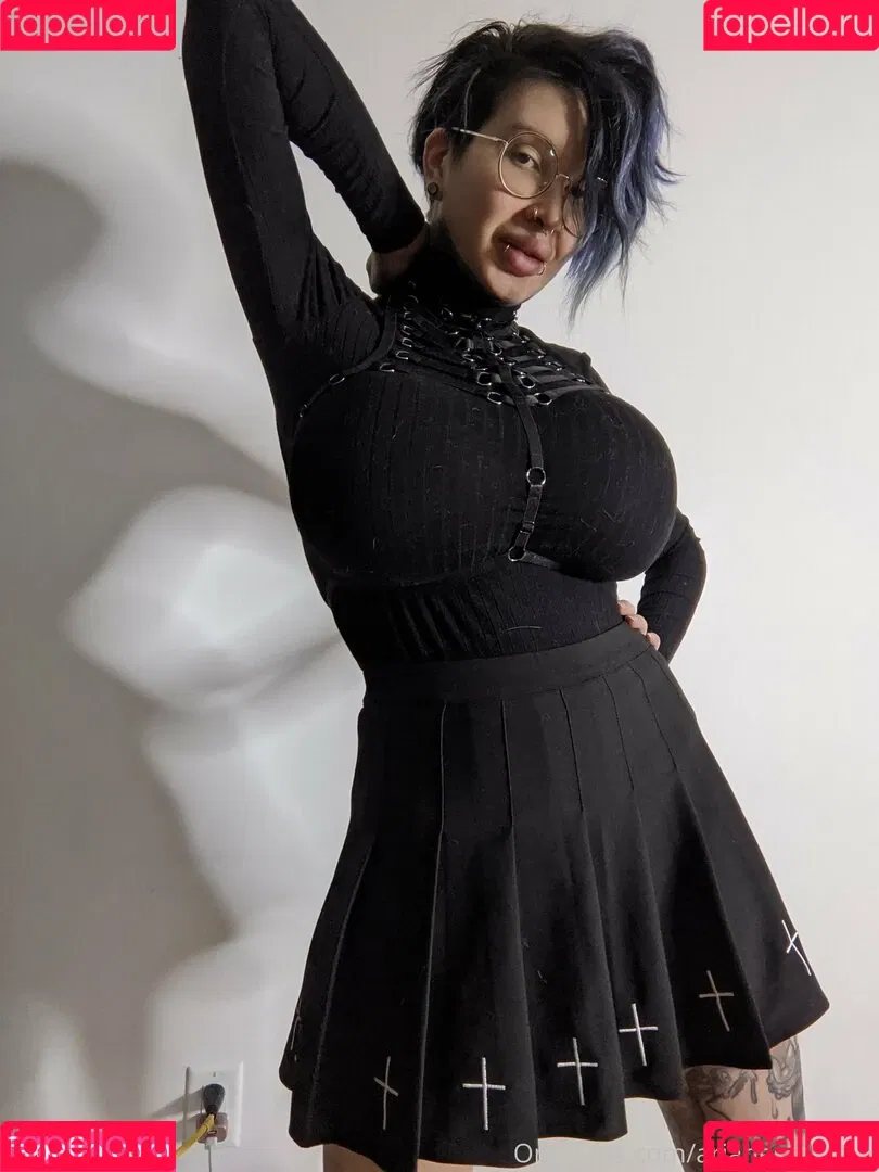 ariane_st.amour / arianestamour Onlyfans Photo Gallery 