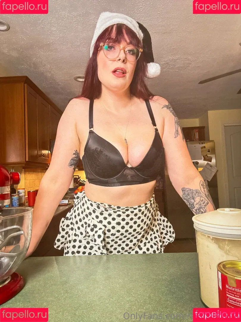 modernmoirae / roxierusalka / runoperun Onlyfans Photo Gallery 
