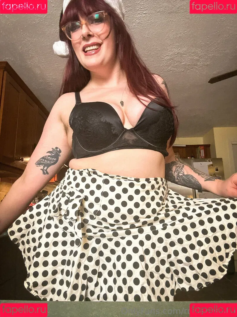 modernmoirae / roxierusalka / runoperun Onlyfans Photo Gallery 