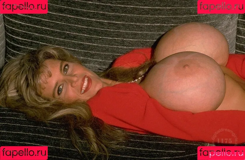 Busty Dusty / busty.d Onlyfans Photo Gallery 