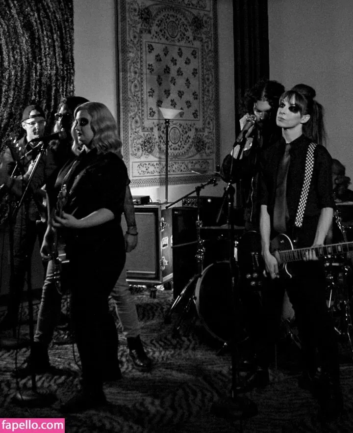 Lisa Foiles / lisafoiles Onlyfans Photo Gallery 