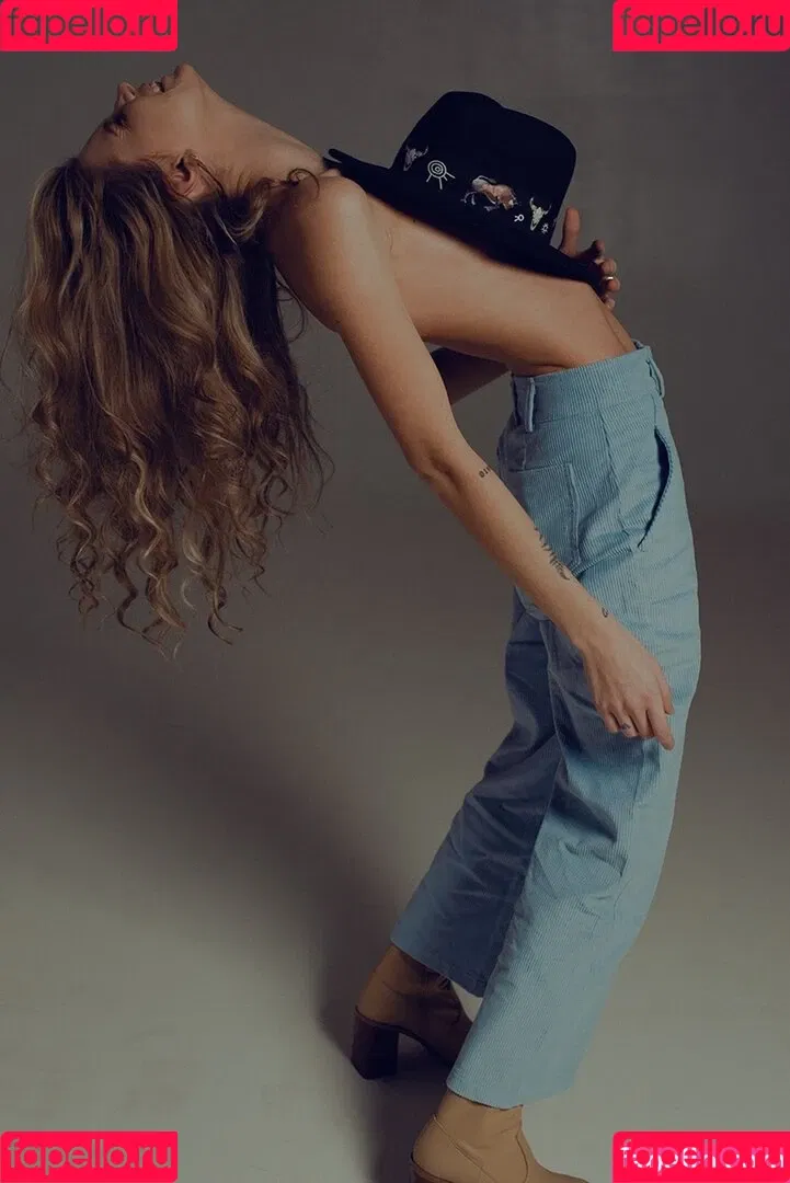 Dasha Marinina / Dasha_tomatto Onlyfans Photo Gallery 