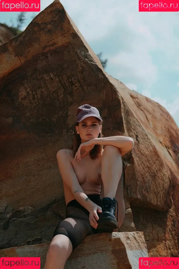 Dasha Marinina / Dasha_tomatto Onlyfans Photo Gallery 