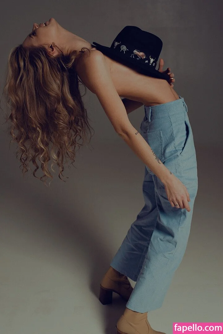 Dasha Marinina / Dasha_tomatto Onlyfans Photo Gallery 