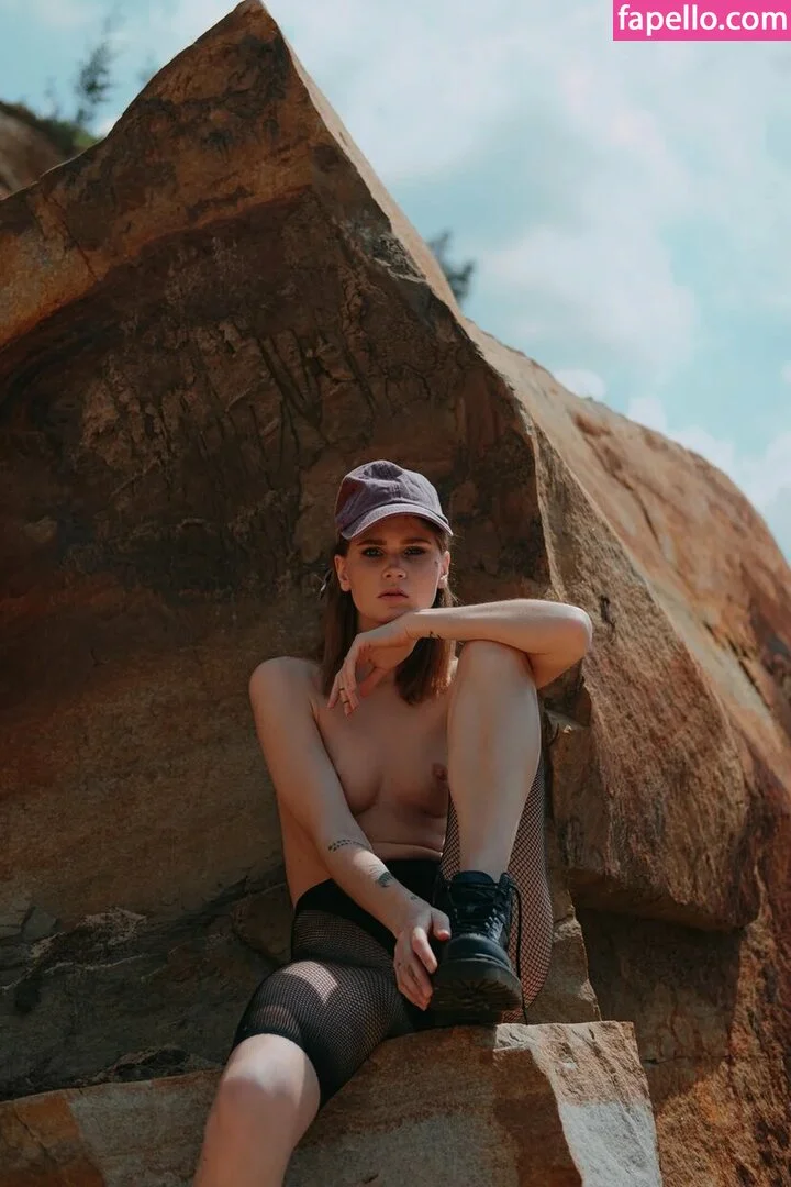 Dasha Marinina / Dasha_tomatto Onlyfans Photo Gallery 