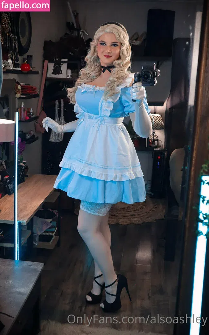 AlsoAshley / AlsoAshleyB / Ashely Barron Onlyfans Photo Gallery 