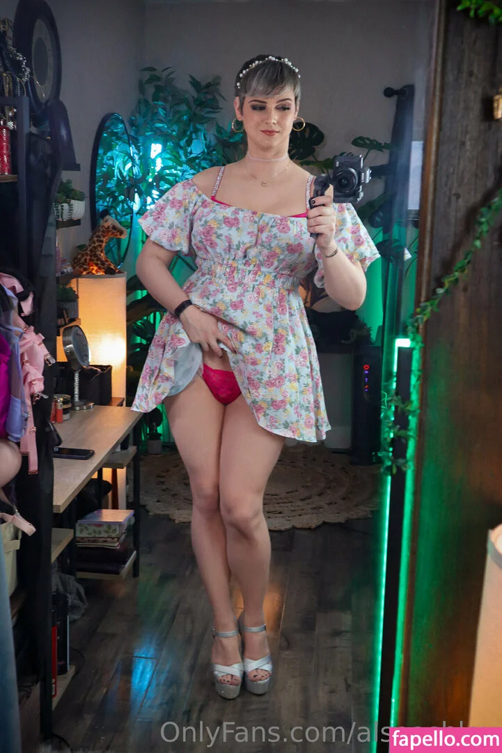 AlsoAshley / AlsoAshleyB / Ashely Barron Onlyfans Photo Gallery 