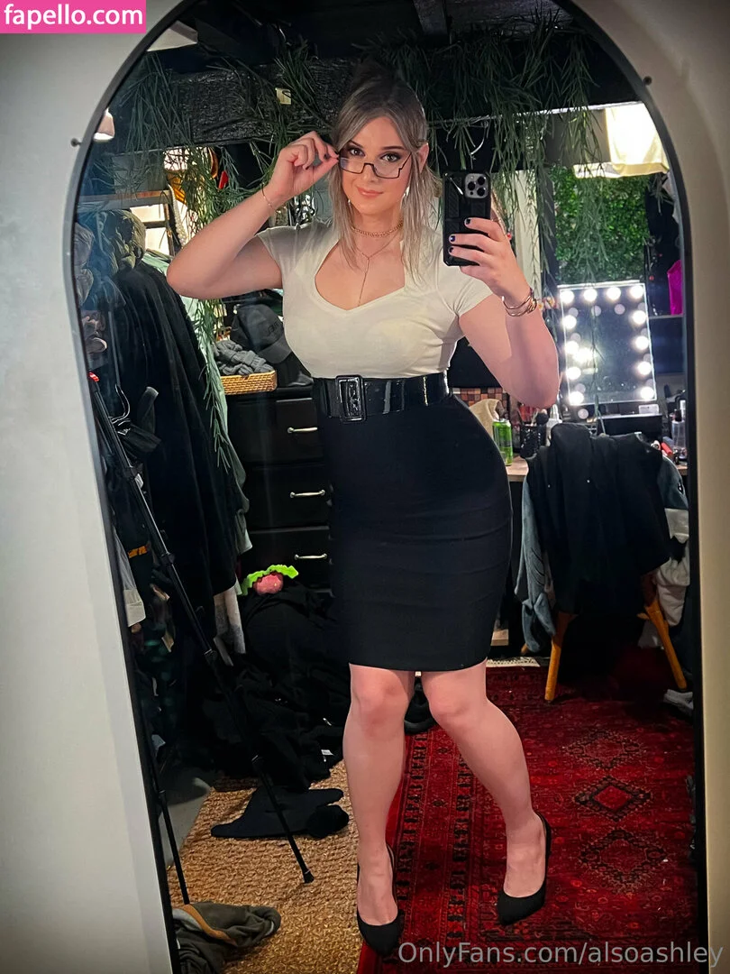 AlsoAshley / AlsoAshleyB / Ashely Barron Onlyfans Photo Gallery 