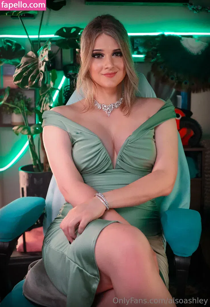 AlsoAshley / AlsoAshleyB / Ashely Barron Onlyfans Photo Gallery 